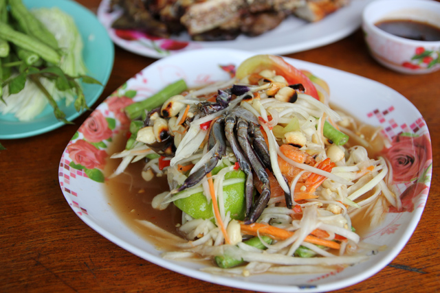 2-mon-an-dac-trung-trong-le-hoi-songkran-truyen-thong-tai-thai-lan