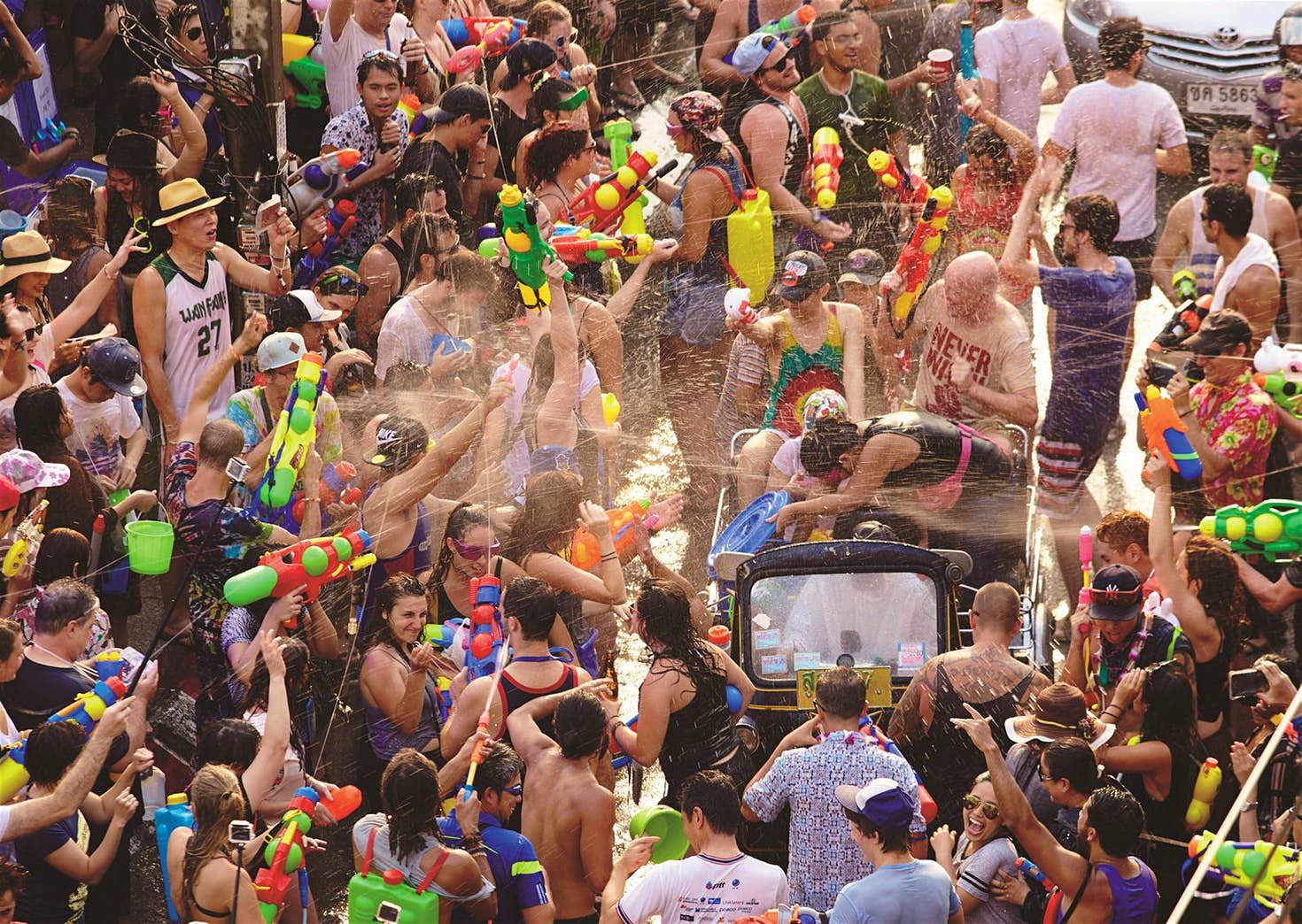 tham-du-le-hoi-songkran-tai-thai-lan-can-luu-y-gi