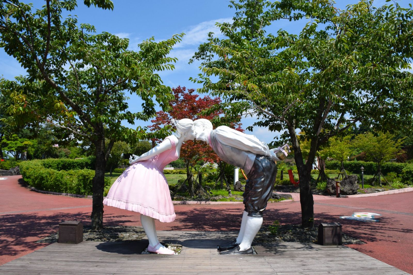tour-du-lich-han-quoc-den-cong-vien-tinh-yeu-love-land