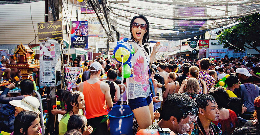 Du lịch Thái Lan vào mùa hè tham gia lễ hội té nước